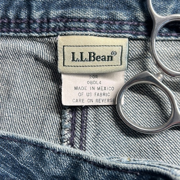 L.L.Bean Medium Wash Flare Jean 20R Runs Small - Picture 3 of 7